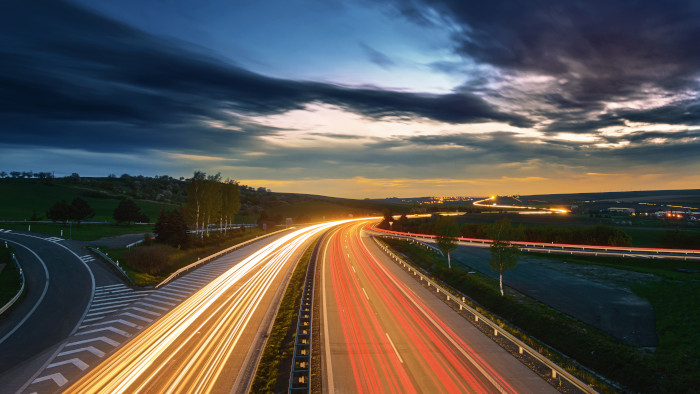 Дистрибуция на автомобилно осветление